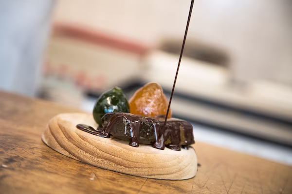 Frutas de Aragón artesanas bañadas con chocolate